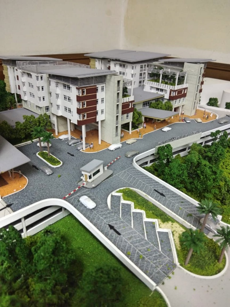Model Kompleks Asrama PEYATIM Rawang pada bahagian pintu masuk dan pondok pengawal